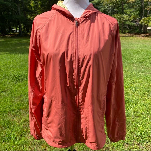 Patagonia Jackets & Blazers - PATAGONIA JACKET COAT HOODIE ZIP FRONT POCKETS WINDBREAKER SALMON PEACH SIZE L